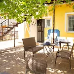 Orgonavirag Appartement