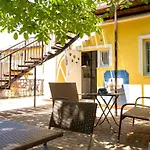 Orgonavirag Appartement