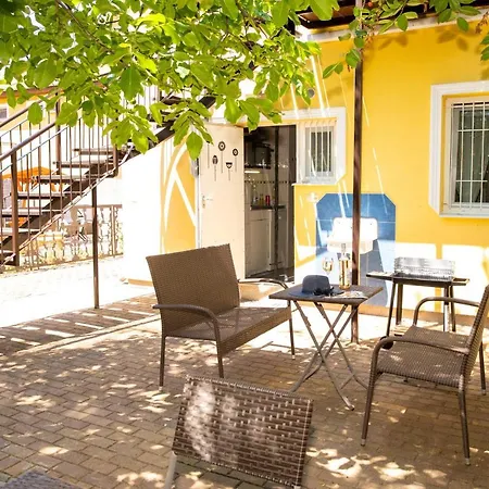 Orgonavirag Appartement